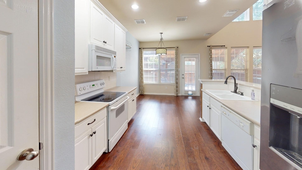 1828 Branch Trail - Photo 3