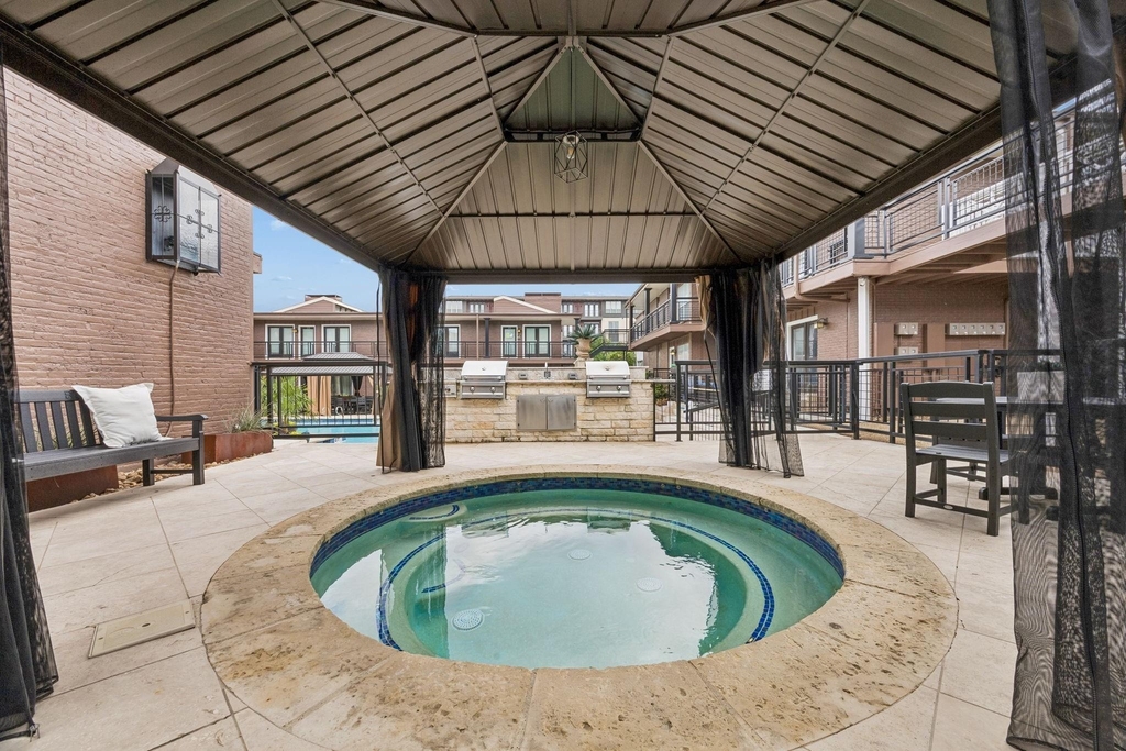 5916 Sandhurst Lane - Photo 2