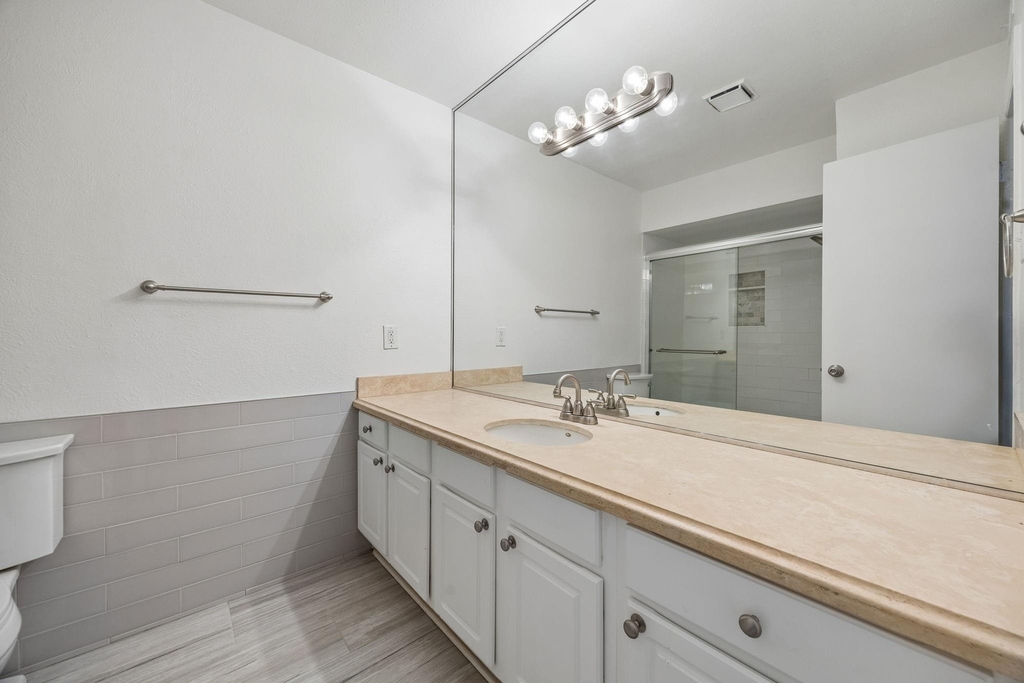 5916 Sandhurst Lane - Photo 21