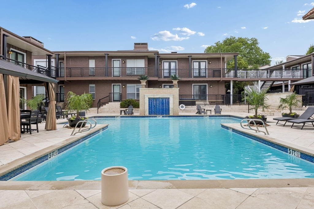 5916 Sandhurst Lane - Photo 1