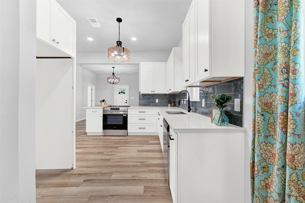 909 E High Street - Photo 5