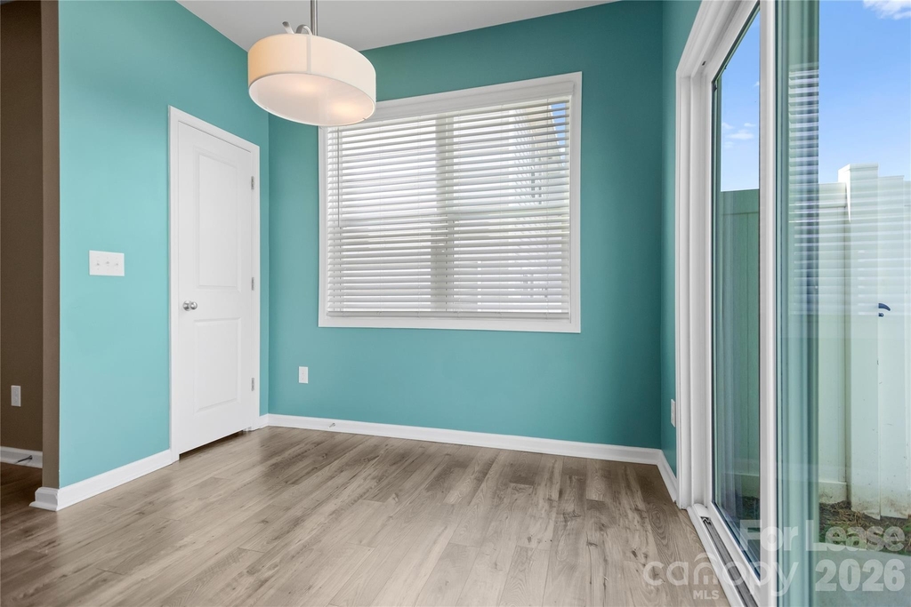 8176 Sheffield Drive - Photo 21
