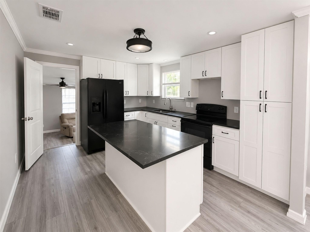 1306 Locust Street - Photo 3