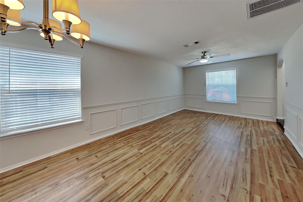 8712 Limestone Drive - Photo 3