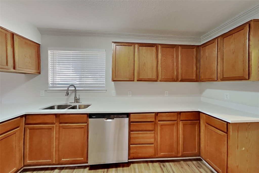 8712 Limestone Drive - Photo 5