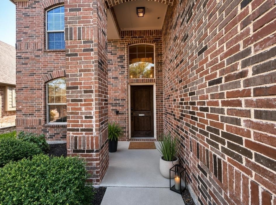 928 Albany Drive - Photo 2