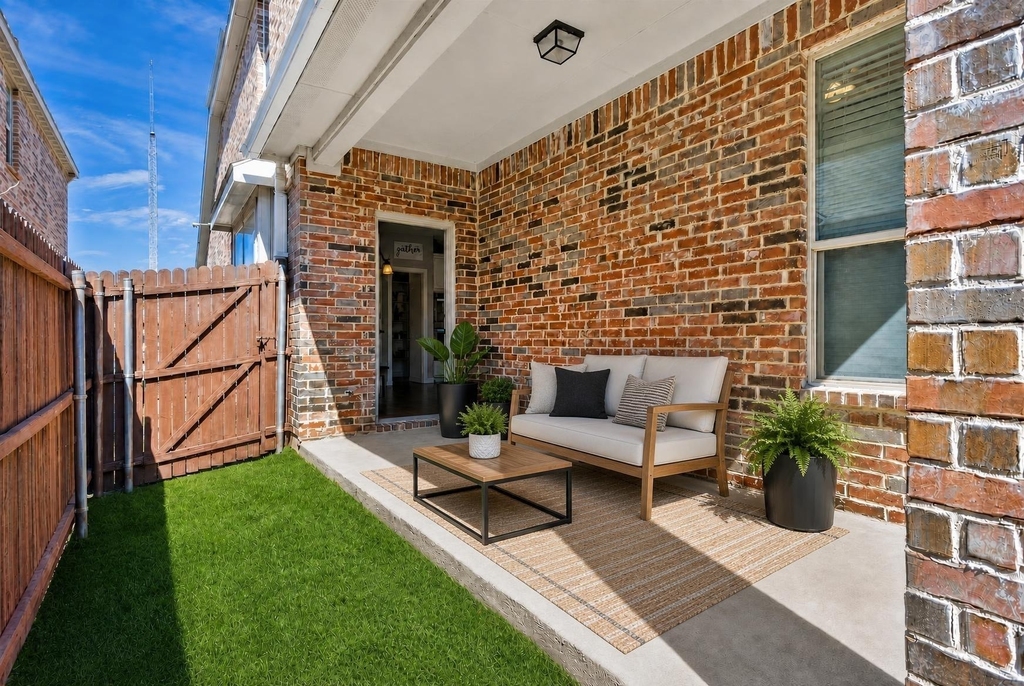 928 Albany Drive - Photo 17
