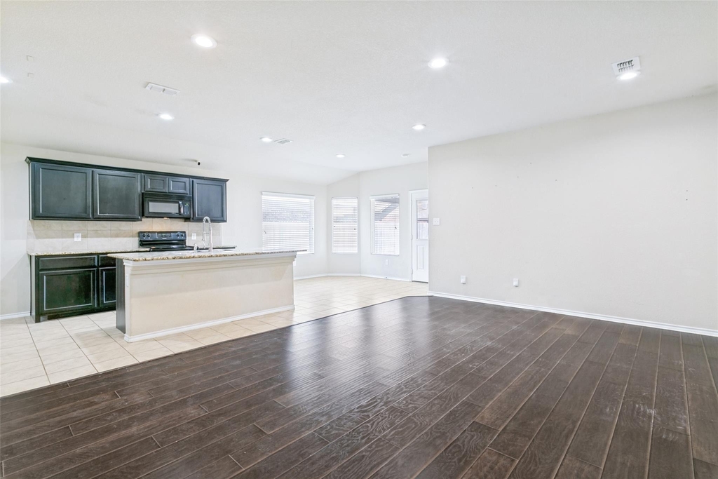 8817 Poynter Street - Photo 4