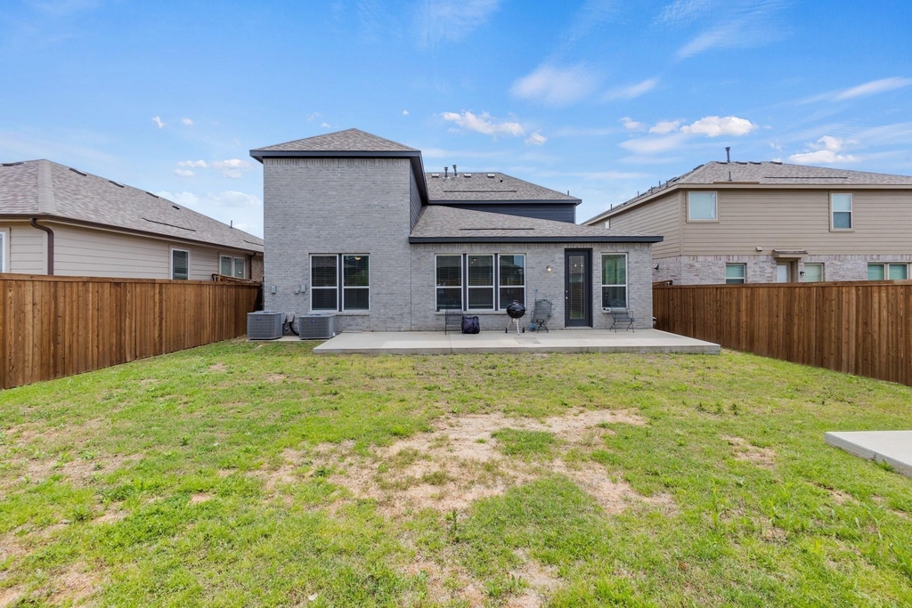925 West Drive - Photo 16