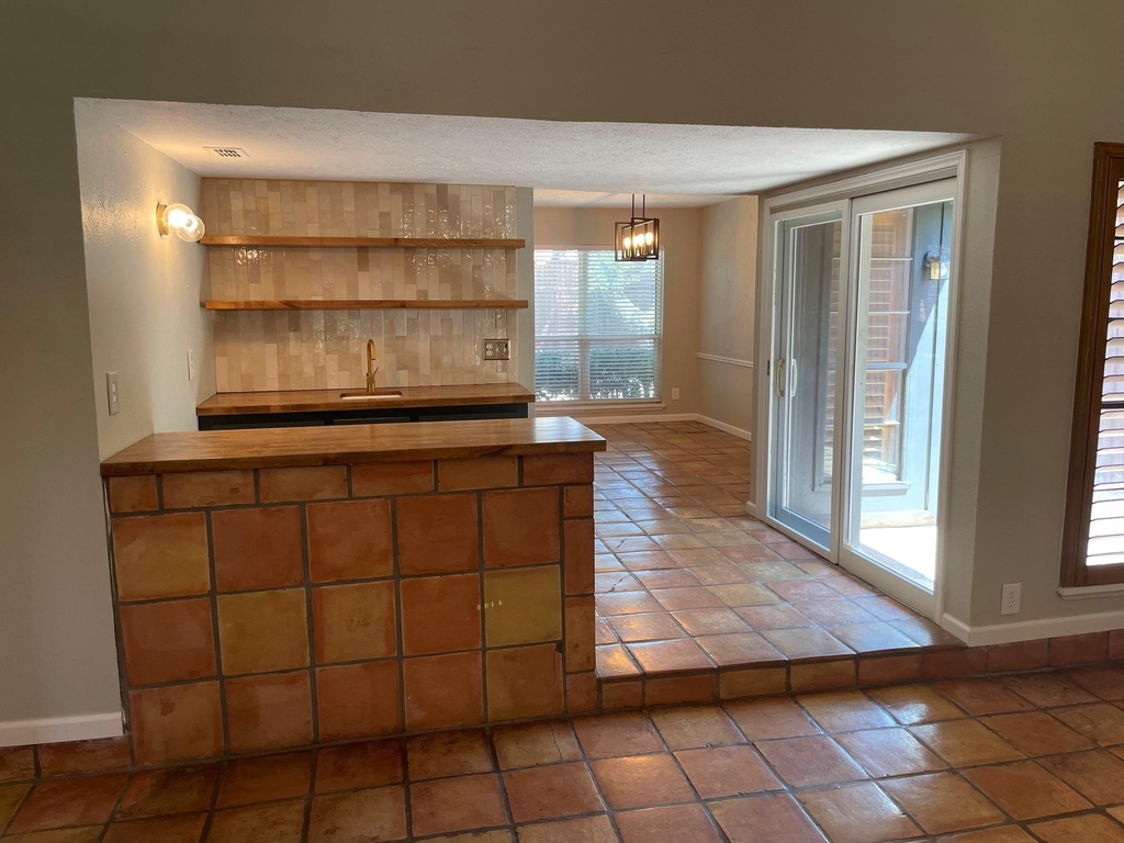 1909 Rambling Ridge Lane - Photo 2