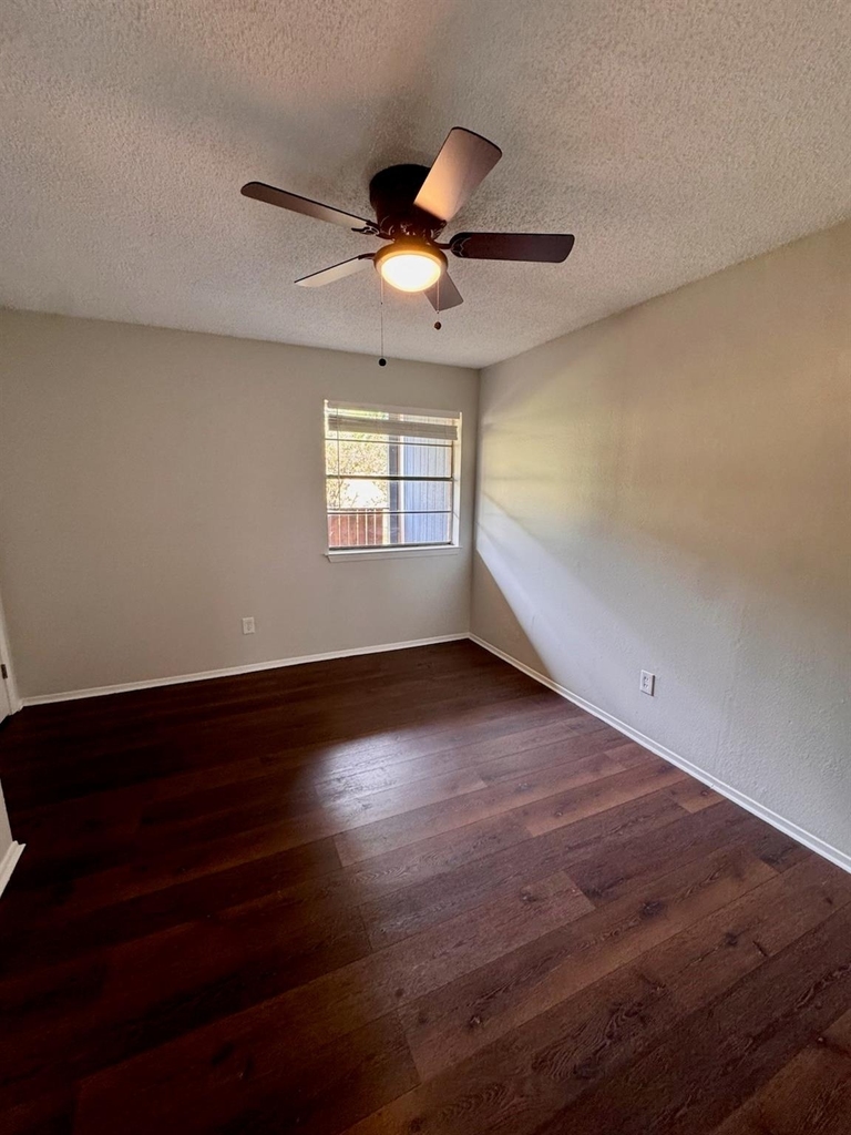 624 E 3rd Street - Photo 3
