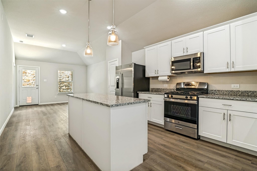 1801 Hazer Lane - Photo 7