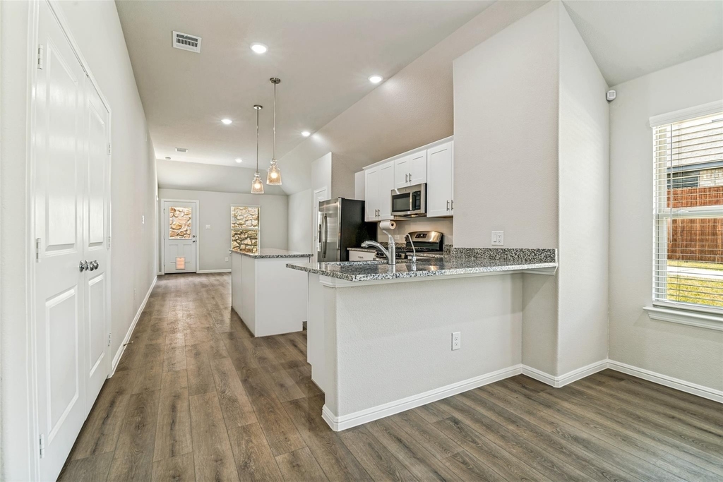 1801 Hazer Lane - Photo 6
