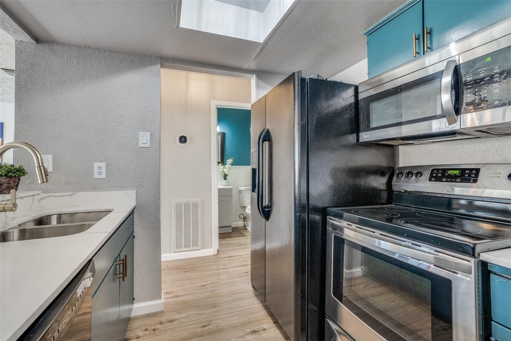 7 W Mountain Lane - Photo 3