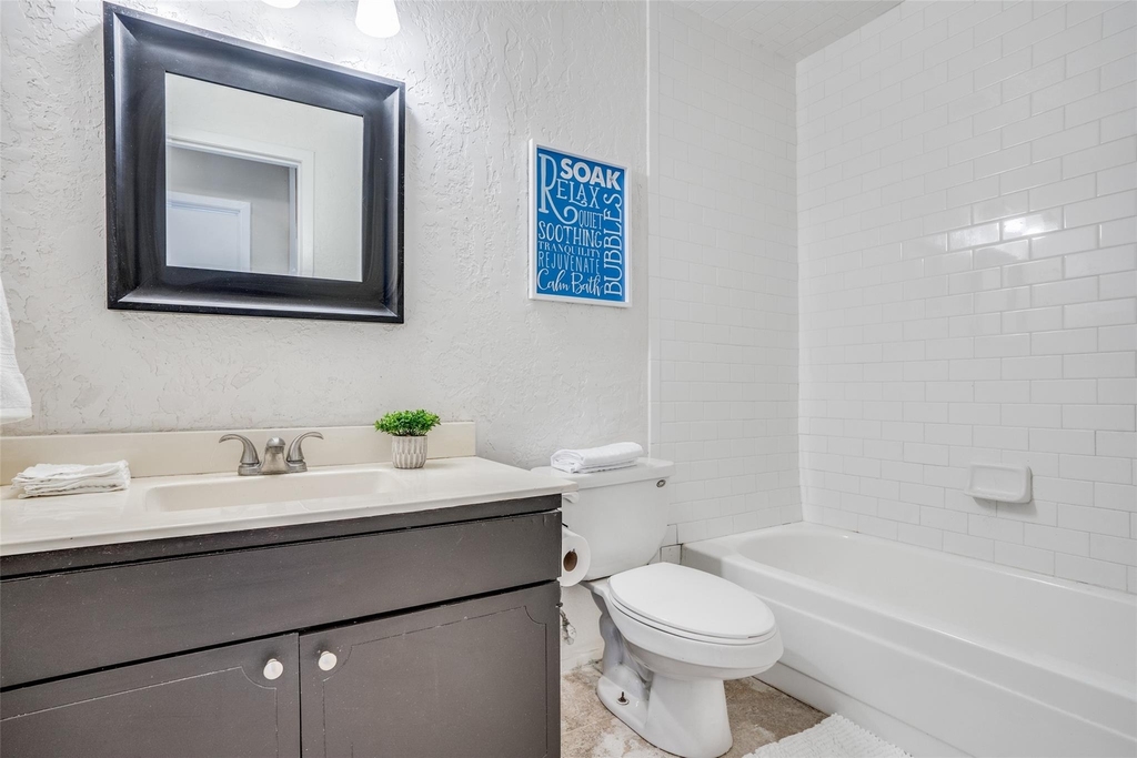 7 W Mountain Lane - Photo 12