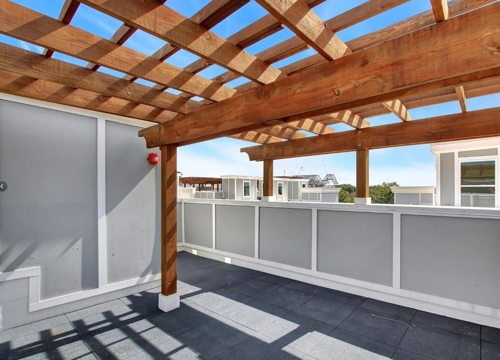 1209 Beaconsfield Lane - Photo 6