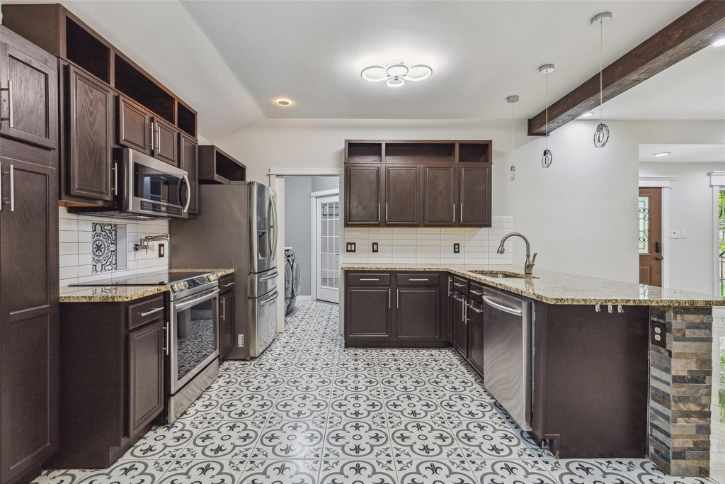 10207 Shelburne Drive - Photo 6