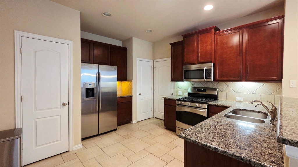 4364 Peregrine Way - Photo 5