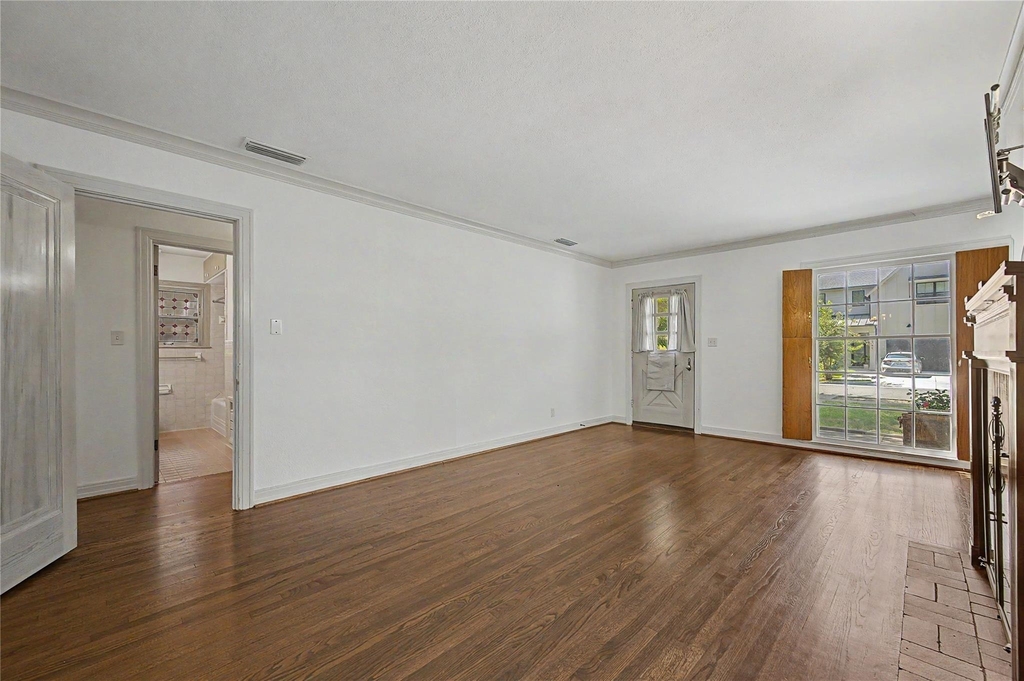 6047 Martel Avenue - Photo 4