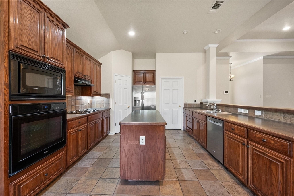 6316 Garwin Drive - Photo 7
