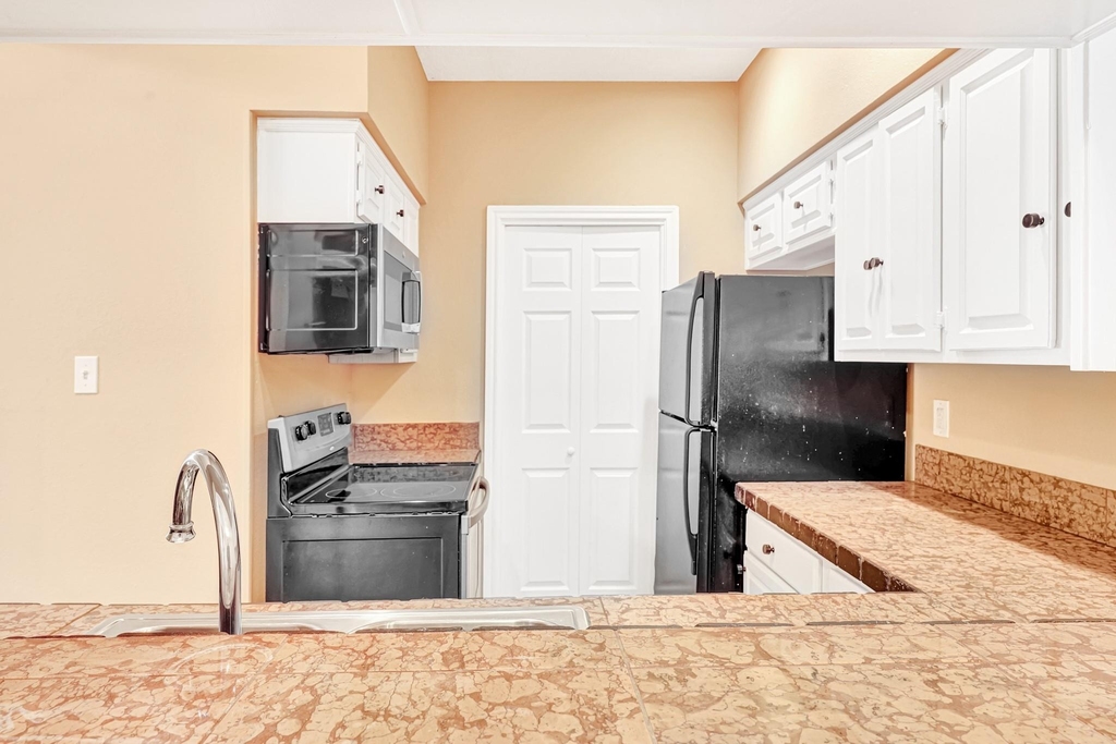 14400 Montfort Drive - Photo 12