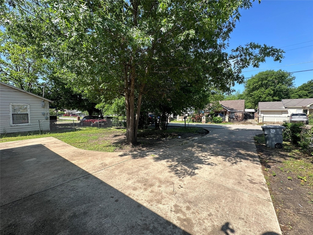 726 Elkhart Avenue - Photo 21