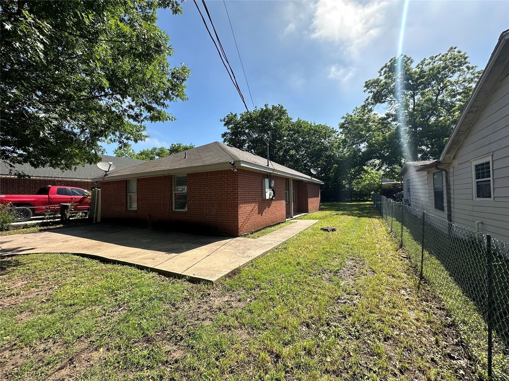 726 Elkhart Avenue - Photo 22