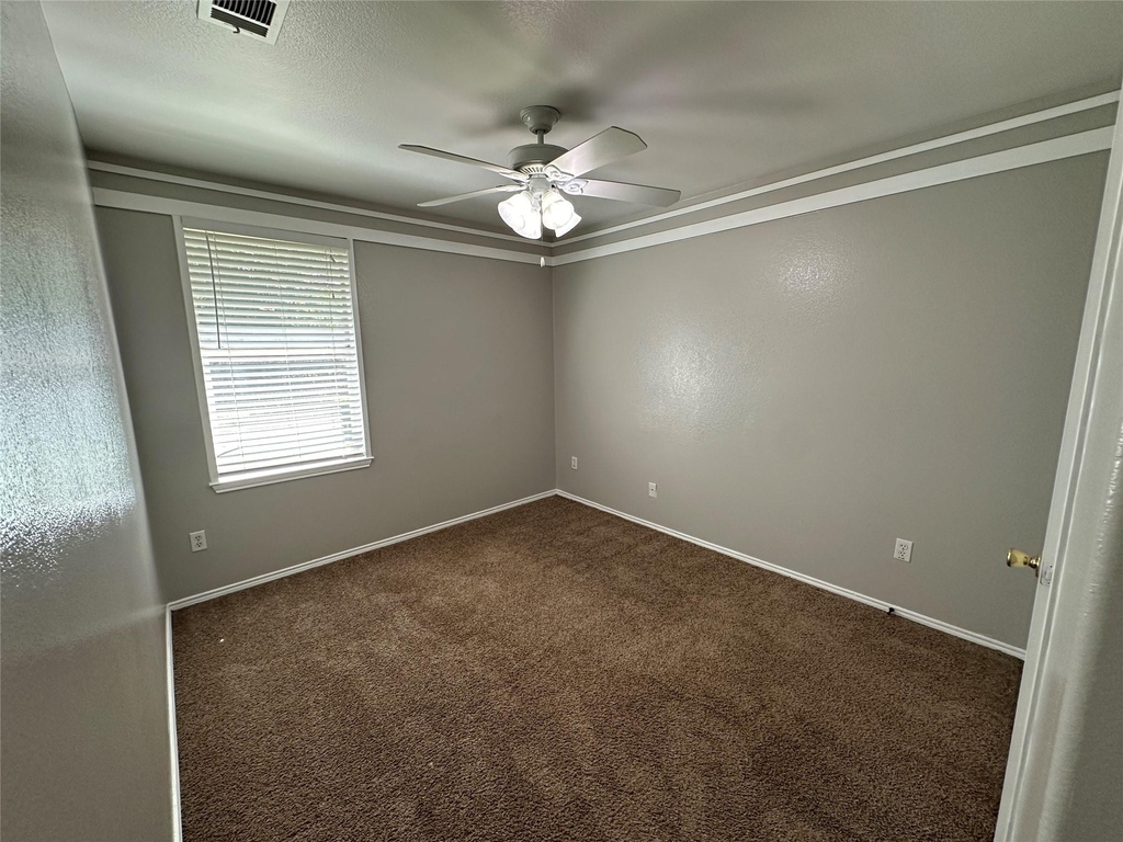 726 Elkhart Avenue - Photo 8