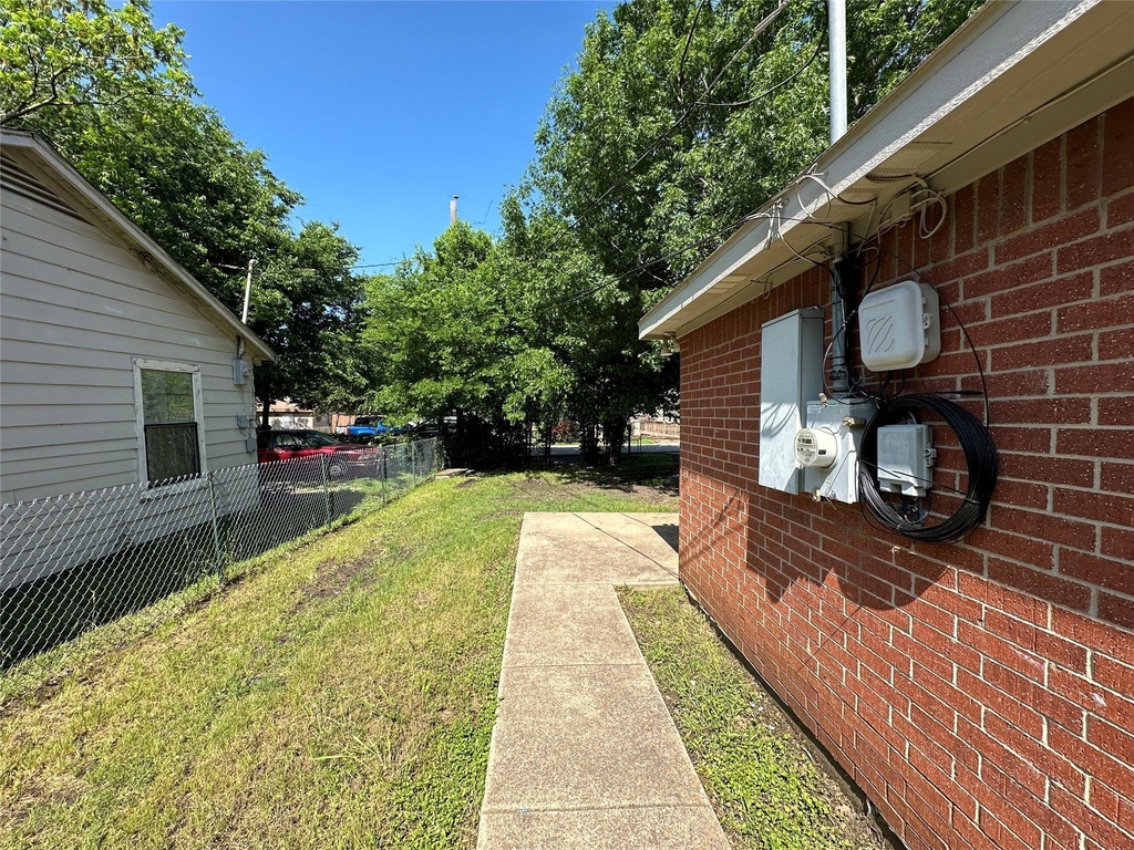 726 Elkhart Avenue - Photo 25