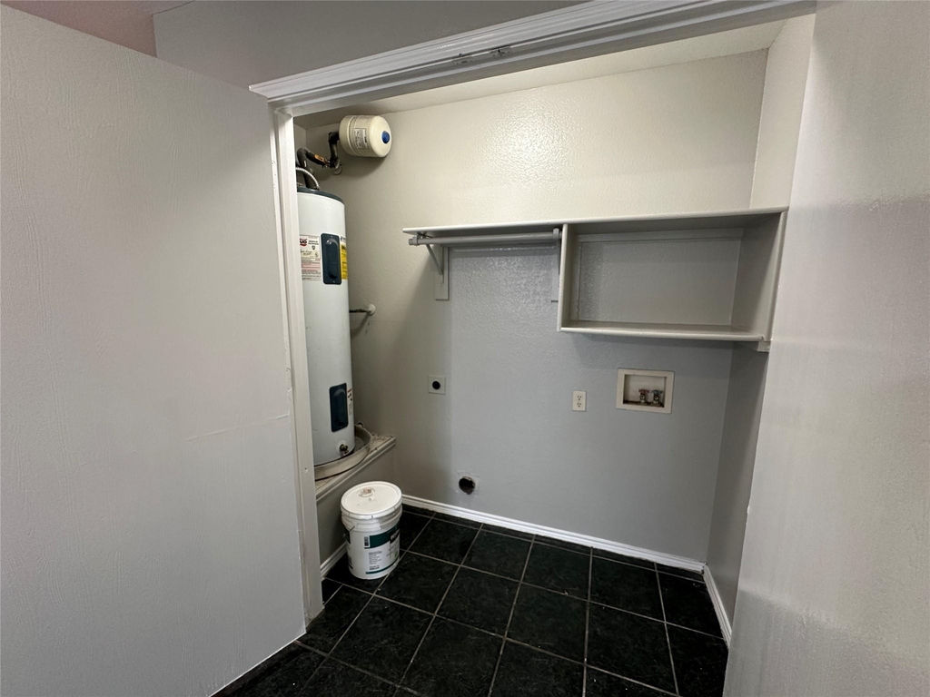 726 Elkhart Avenue - Photo 6