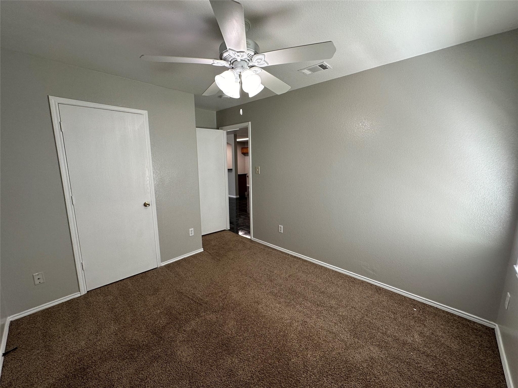 726 Elkhart Avenue - Photo 9