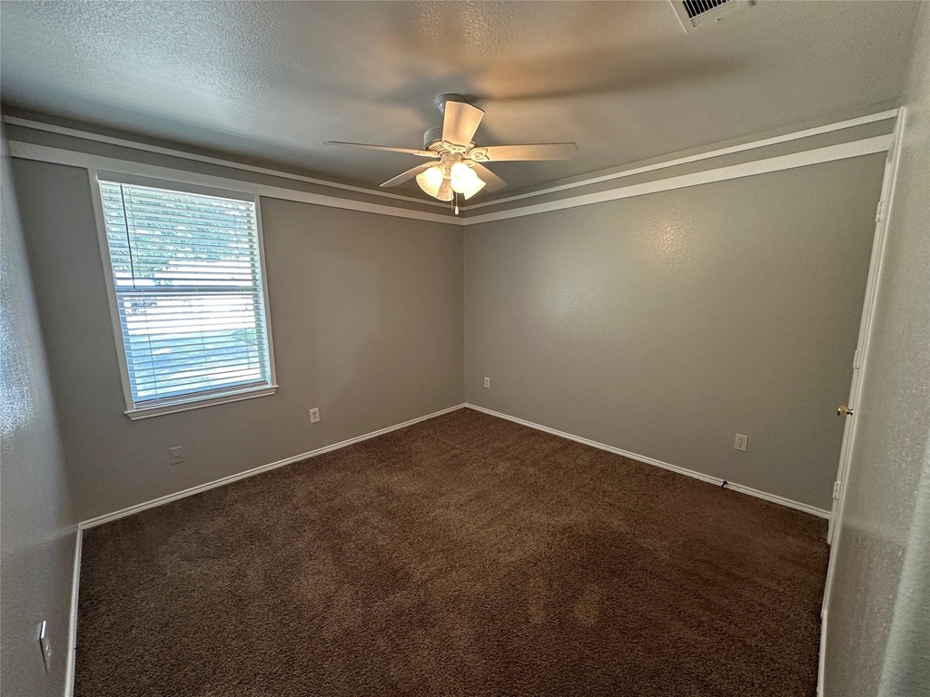 726 Elkhart Avenue - Photo 16