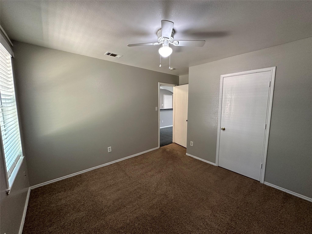 726 Elkhart Avenue - Photo 15