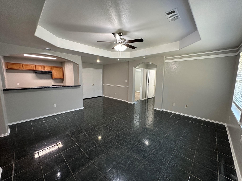 726 Elkhart Avenue - Photo 2