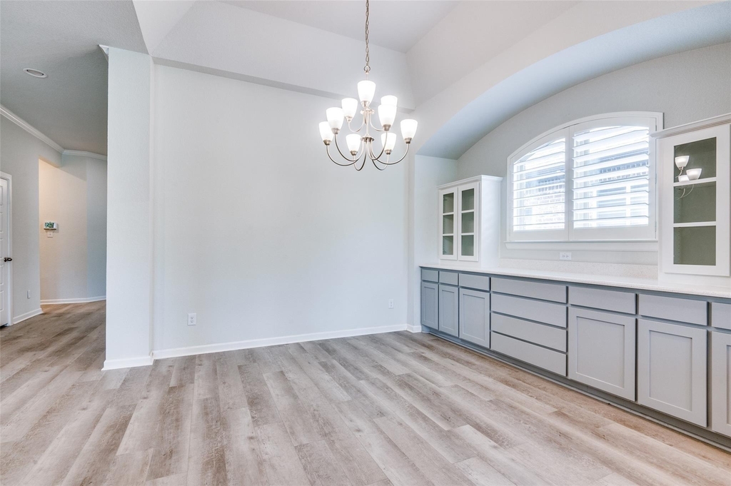 1407 Lone Eagle Way - Photo 5