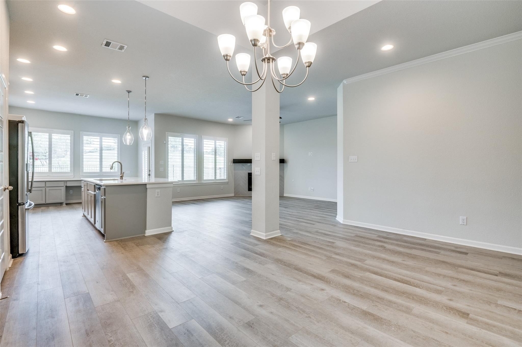 1407 Lone Eagle Way - Photo 6
