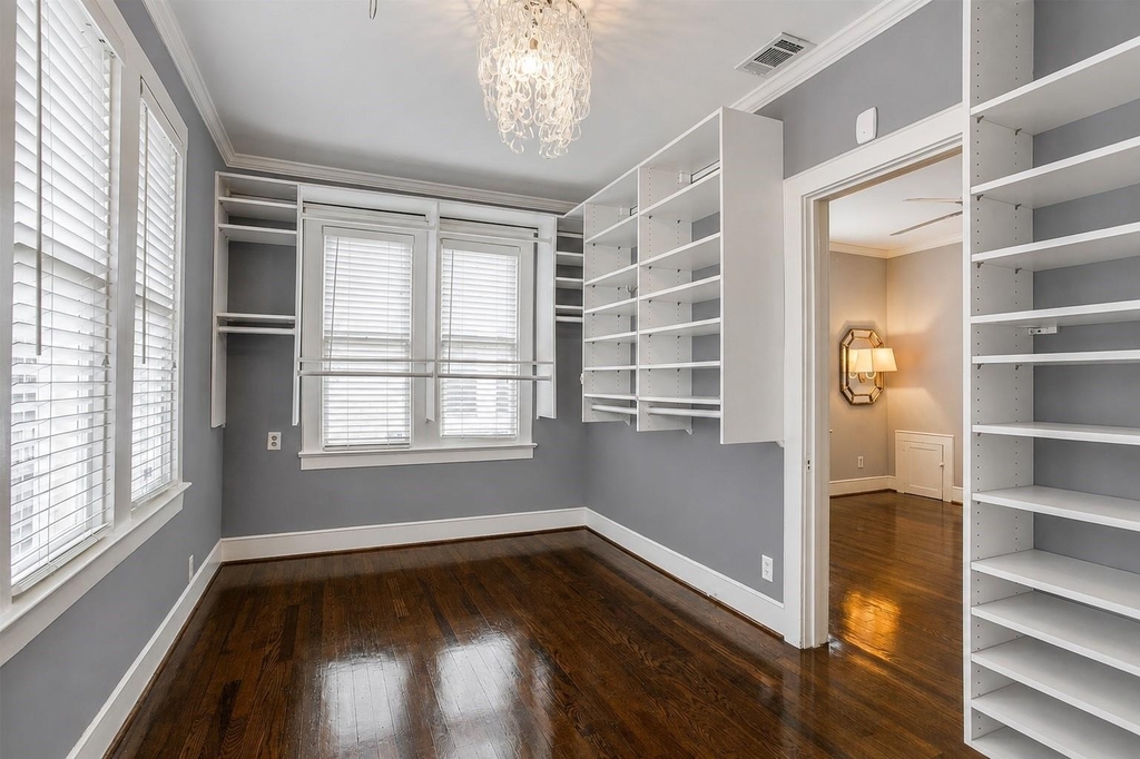 5911 Vanderbilt Avenue - Photo 11