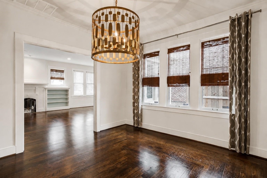5911 Vanderbilt Avenue - Photo 6