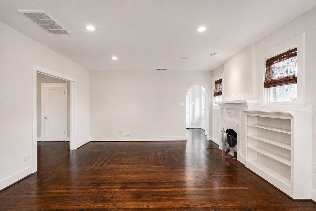 5911 Vanderbilt Avenue - Photo 4