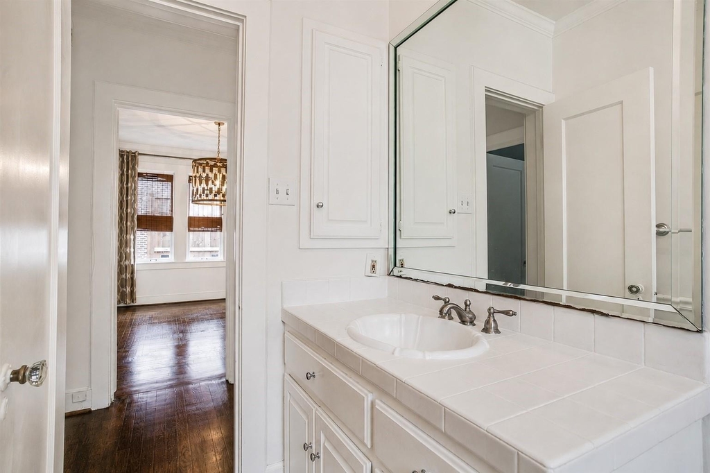 5911 Vanderbilt Avenue - Photo 12