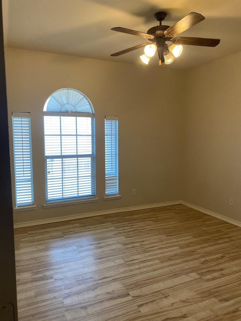 9367 Aristocrat Lane - Photo 19