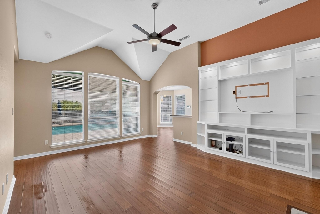 713 Mockingbird Court - Photo 10