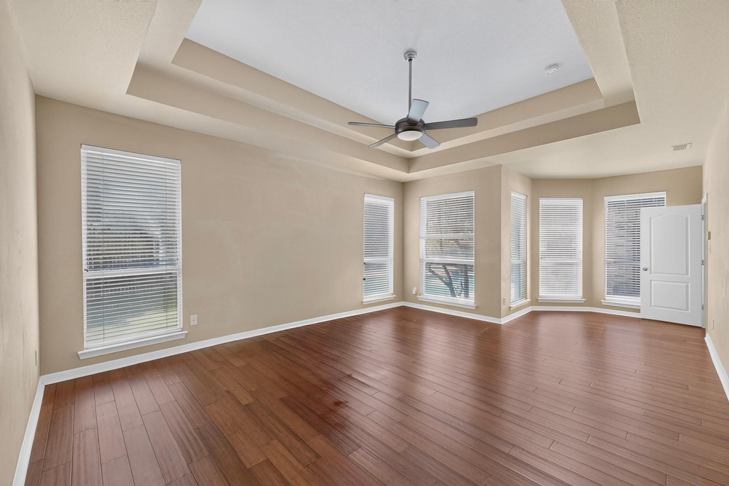 713 Mockingbird Court - Photo 18