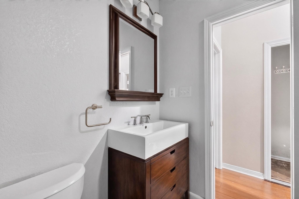 713 Mockingbird Court - Photo 32