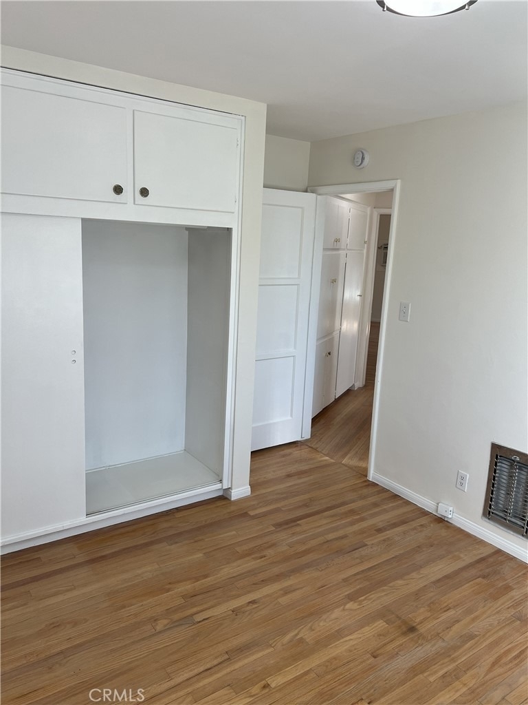 401 W Grand Avenue - Photo 8