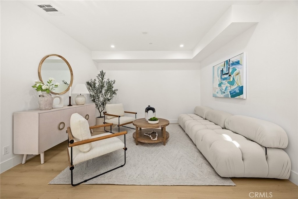 905 Sunset Blvd - Photo 3