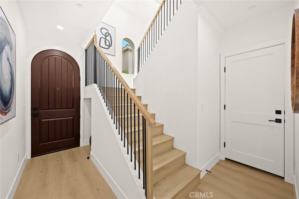 905 Sunset Blvd - Photo 2