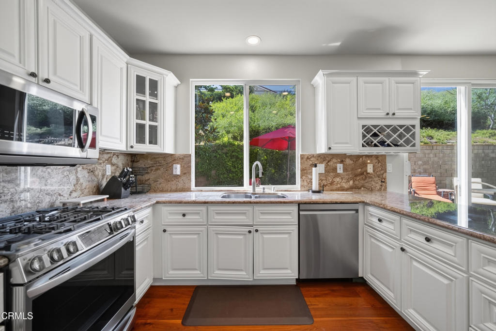 3889 Angeline Street - Photo 15