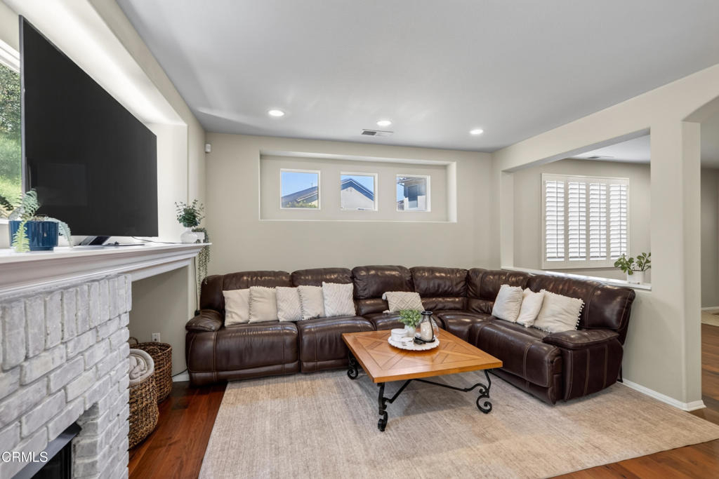 3889 Angeline Street - Photo 7