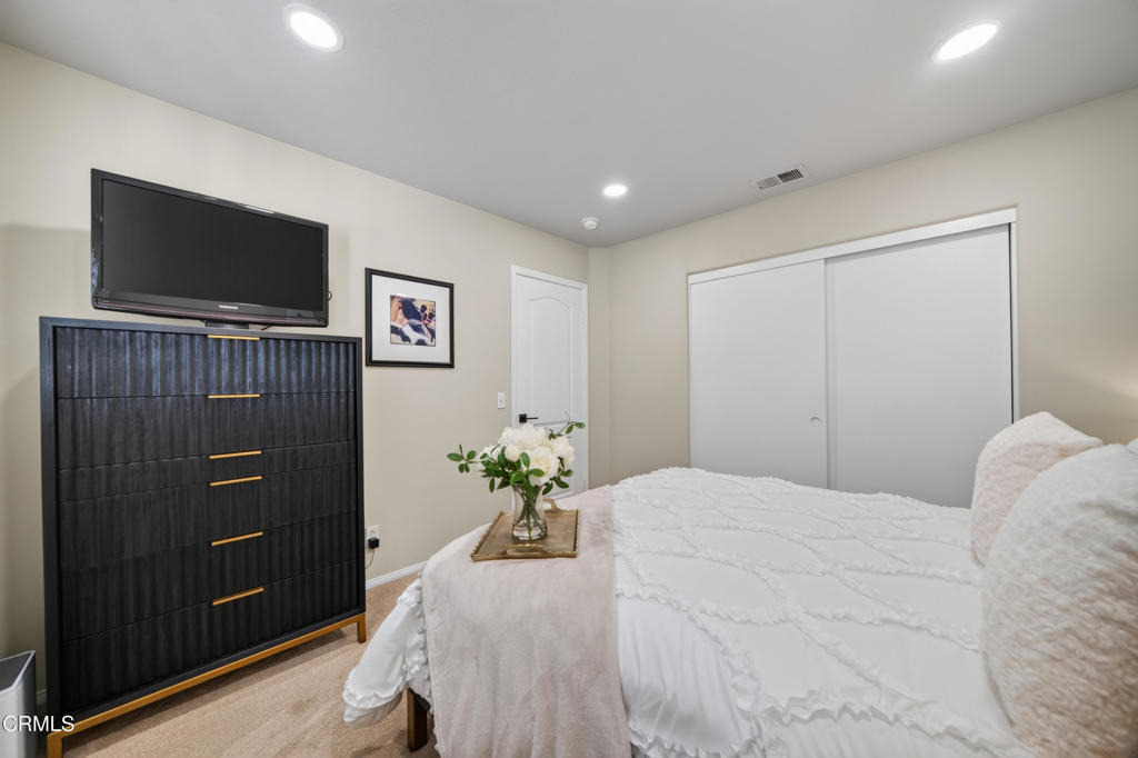 3889 Angeline Street - Photo 36